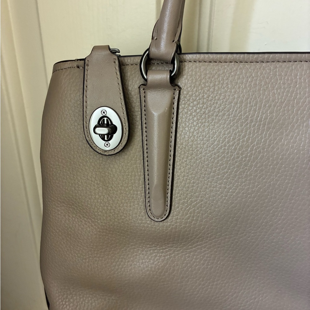 COACH Brooklyn Carryall Turnlock Shoulder Hand 2way Bag Leather BEIGE NWOT - Picture 5 of 16